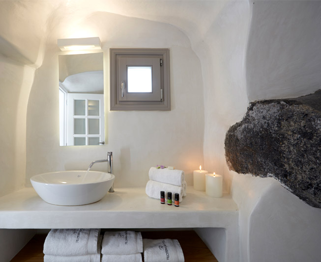 Cave Honeymoon Suite With Private Heated Jacuzzi