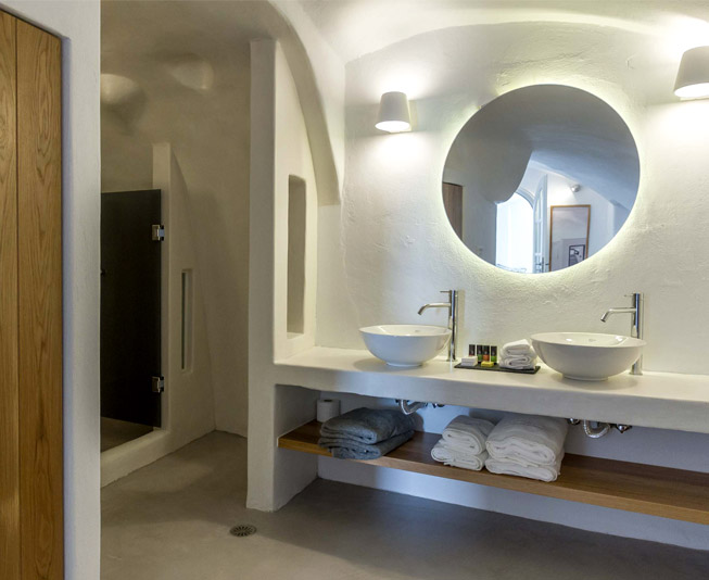 Cave Grand Suite With Private Heated Jacuzzi