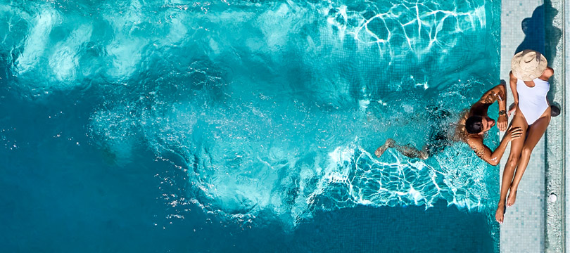 Πισίνα & Μπαρ